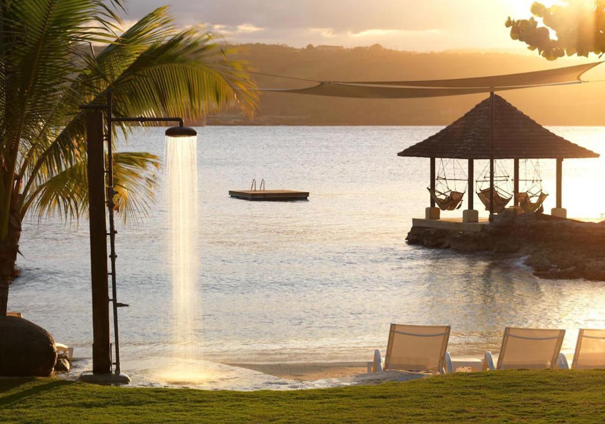 Amanoka Exclusive Villa With Private Beach & Gazebo 디스커버리베이 외부 사진